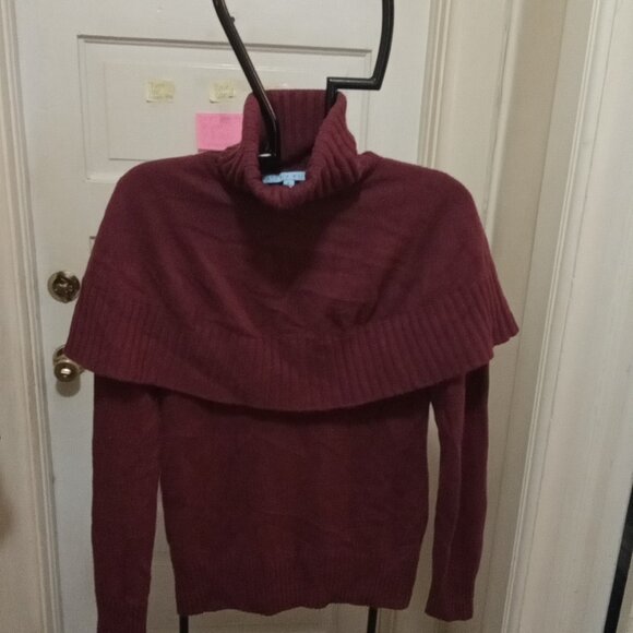 Antonio Melani Sz S burgundy Cashmere Turtleneck with 'Cape' - Picture 2 of 5